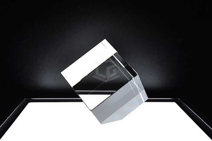 Kristallglas Würfel Diagonal CC40 | 3D Glasinnengravur