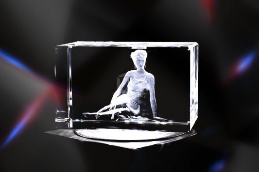 Frau sitzend | 3D Motiv Glasinnengravur