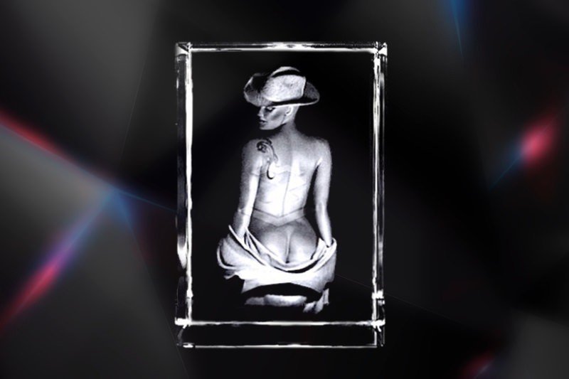 Woman with hat | Exclusive 3D Motiv Glasinnengravur