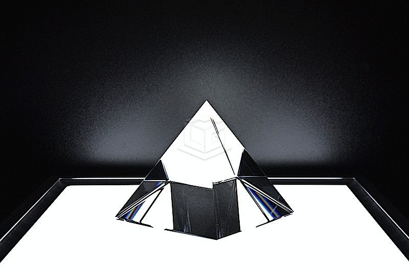 Kristallglas Pokal Pyramide | 2D/3D Glasinnengravur