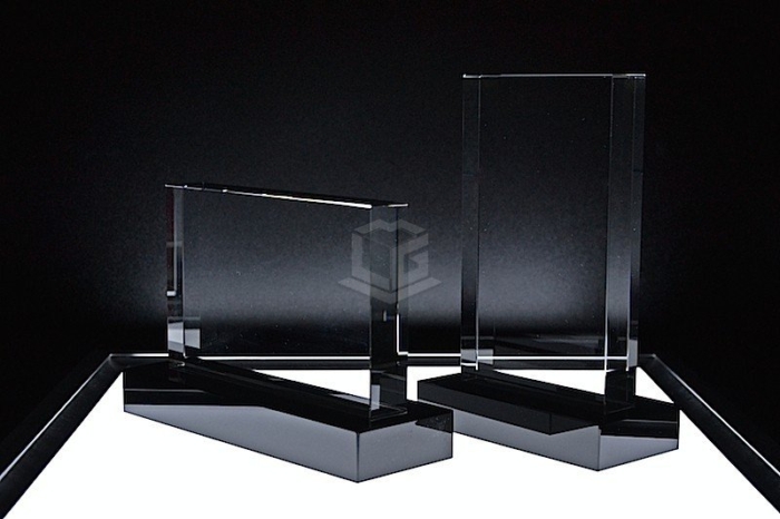 Kristall Flachglas F100 mit Glassockel Hochformat | 2D Glasinnengravur