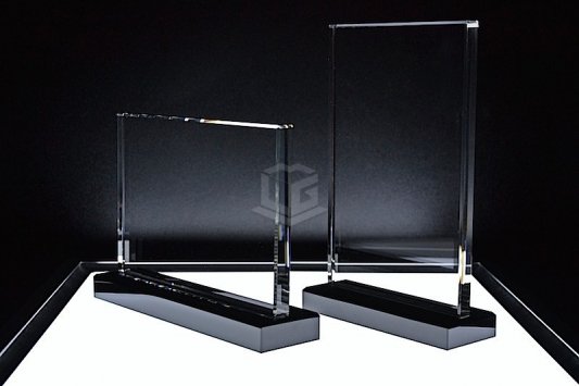 Flachglas F110 mit Glassockel Hochformat | 2D Glasinnengravur