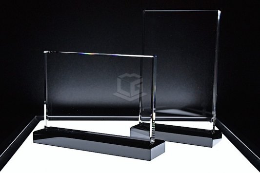 Flachglas F160 mit Glassockel Querformat | 2D Glasinnengravur
