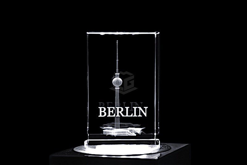 Fernsehturm Berlin mit Text | 3D Motiv Glasinnengravur