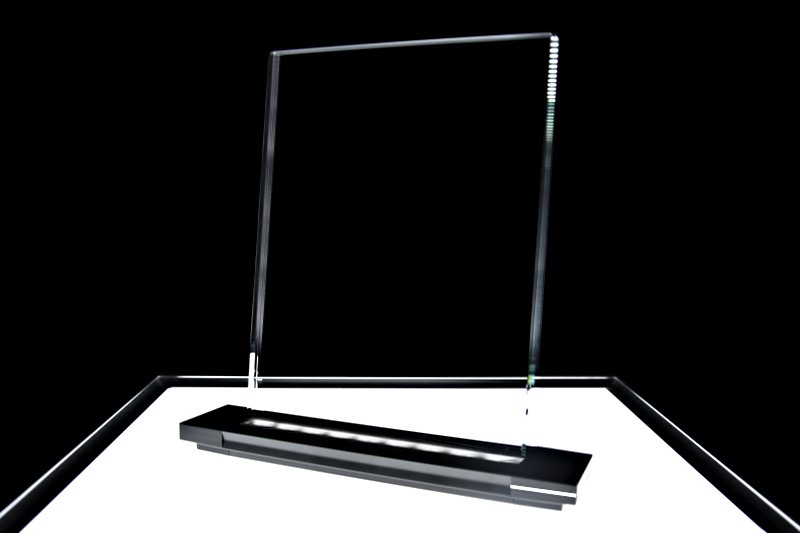 Flachglas FL130T mit LED Leuchtsockel | 2D Glasinnengravur